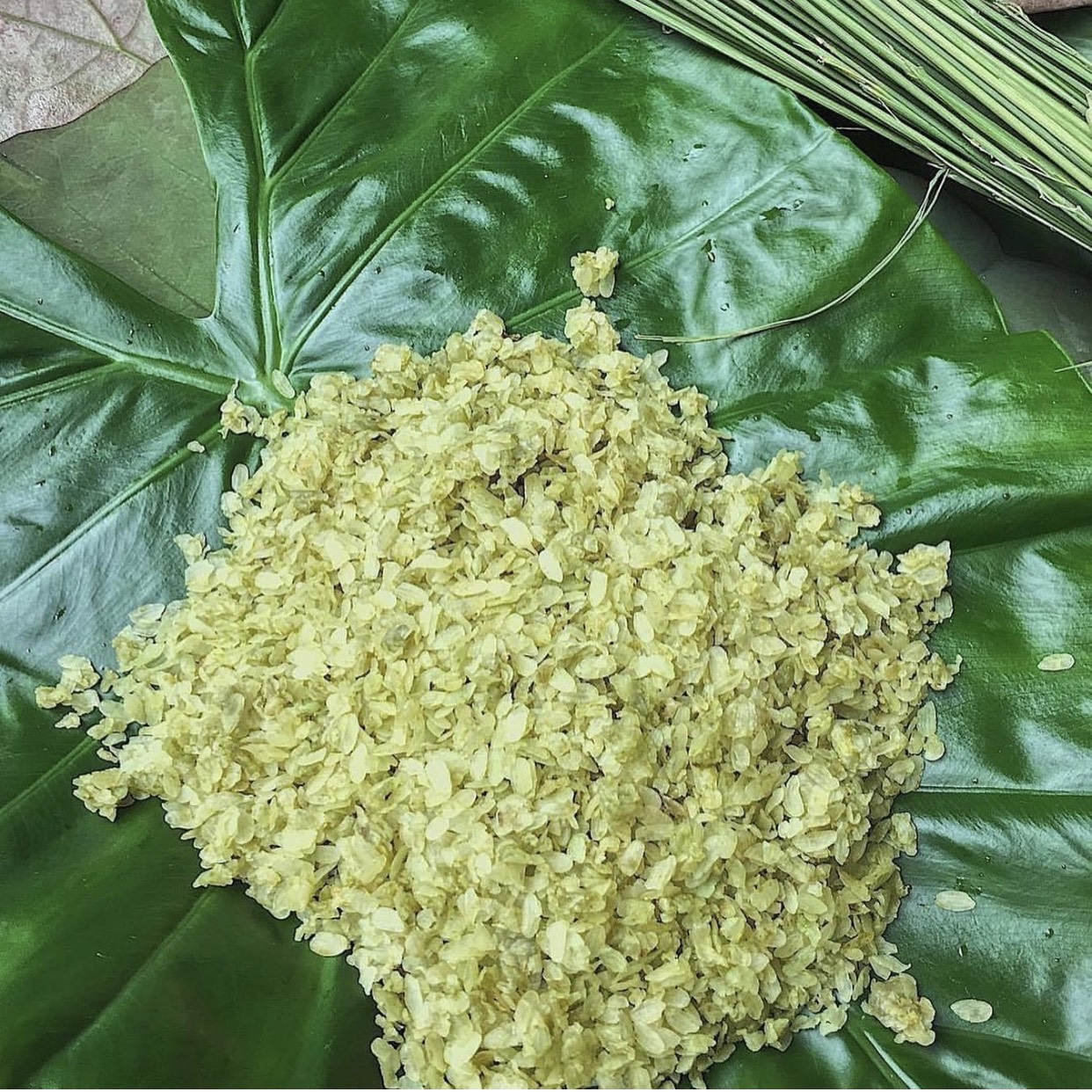 Cốm non lá me ngon Cốm non lá me ngon