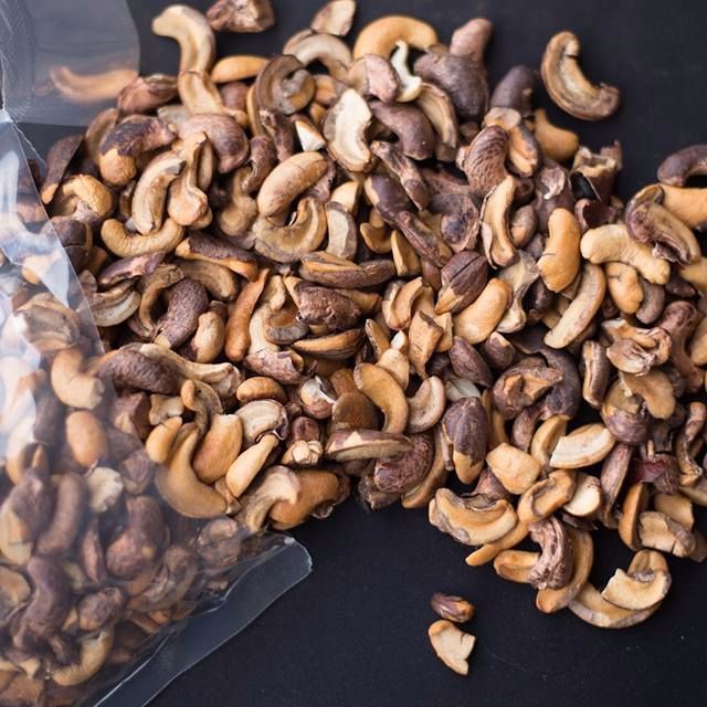 giá Hạt điều vỡ sấy khô