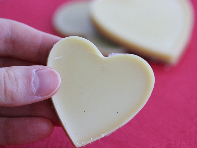 Mách bạn cách làm socola trắng cực đơn giản