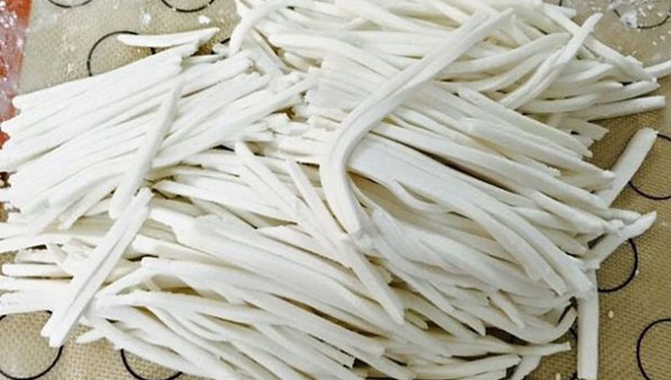 Giới thiệu về đặc sản Bánh canh tươi bột lọc Huế