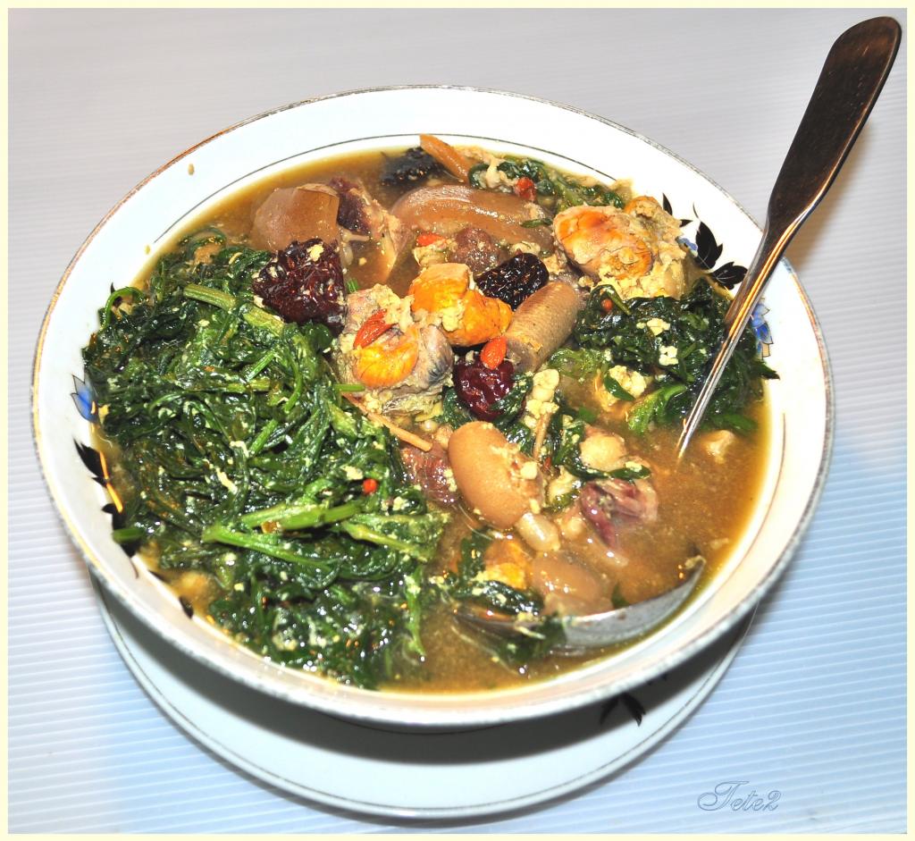 Đuôi bò hầm thuốc bắc