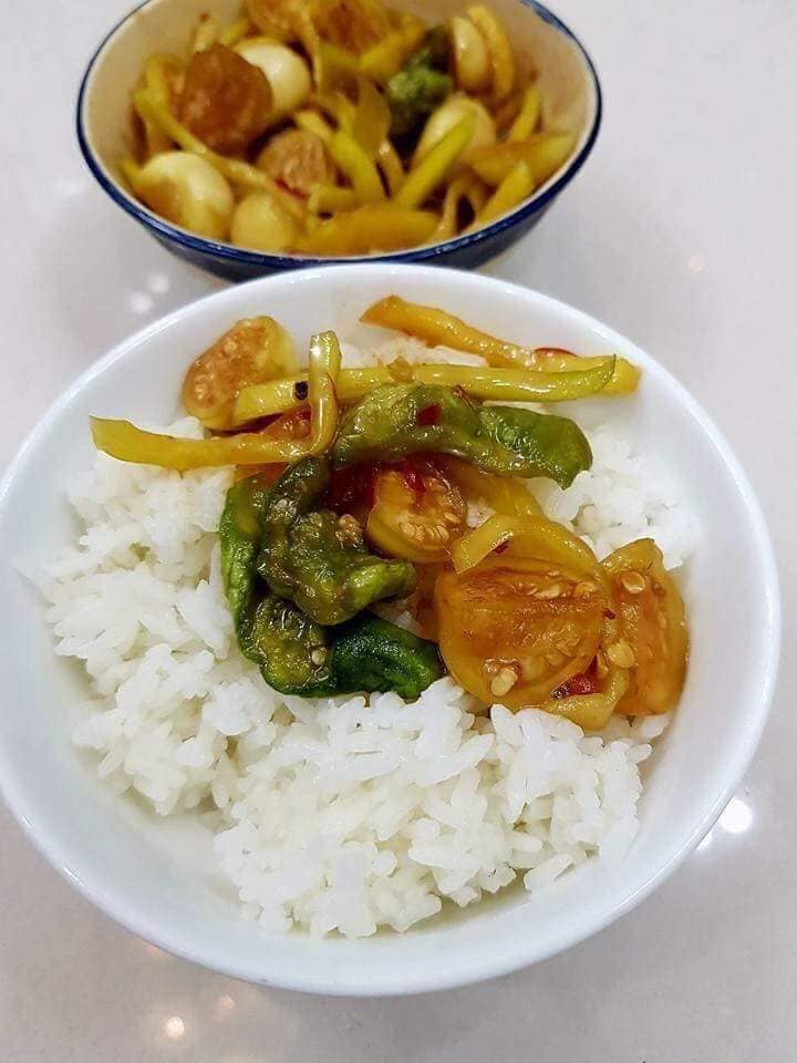 Cách dùng mắm dưa dì Cẩn