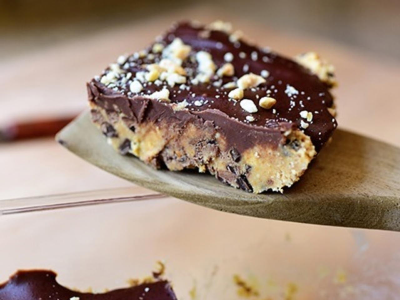 Banh chocolate bo dau phong