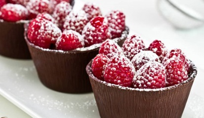 Cách làm món tráng miệng chocolate phúc bồn tử