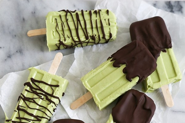 Kem bơ phủ sôcôla